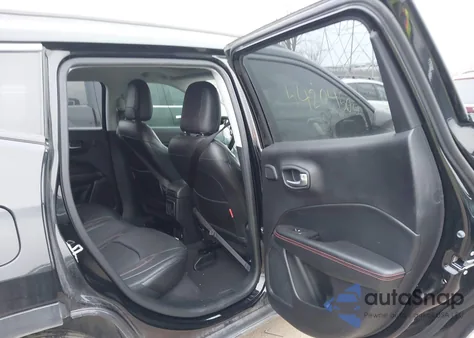 2018 Jeep Compass Trailhawk 4X4 из США, поврежденный, VIN 3C4NJDDB8JT272872